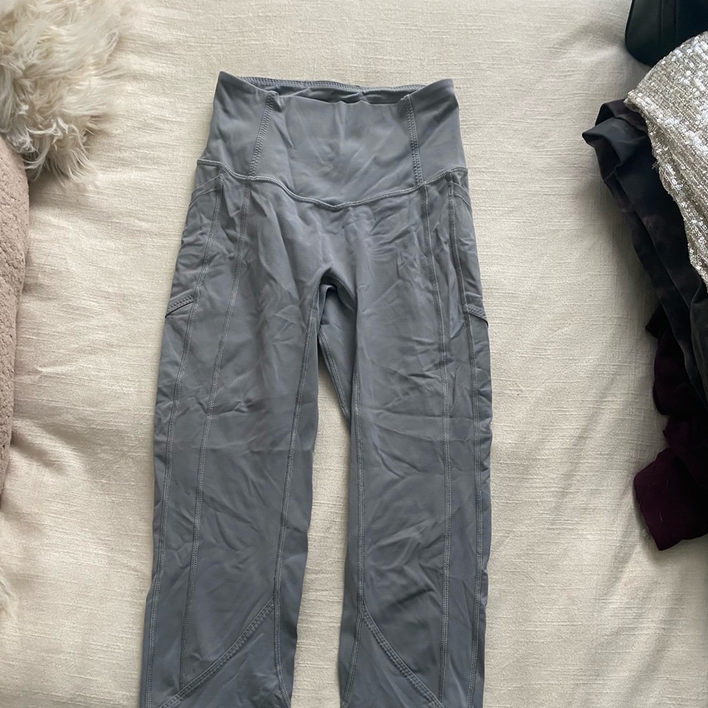 Lulu Lemon grey leggings size 2 cropped
